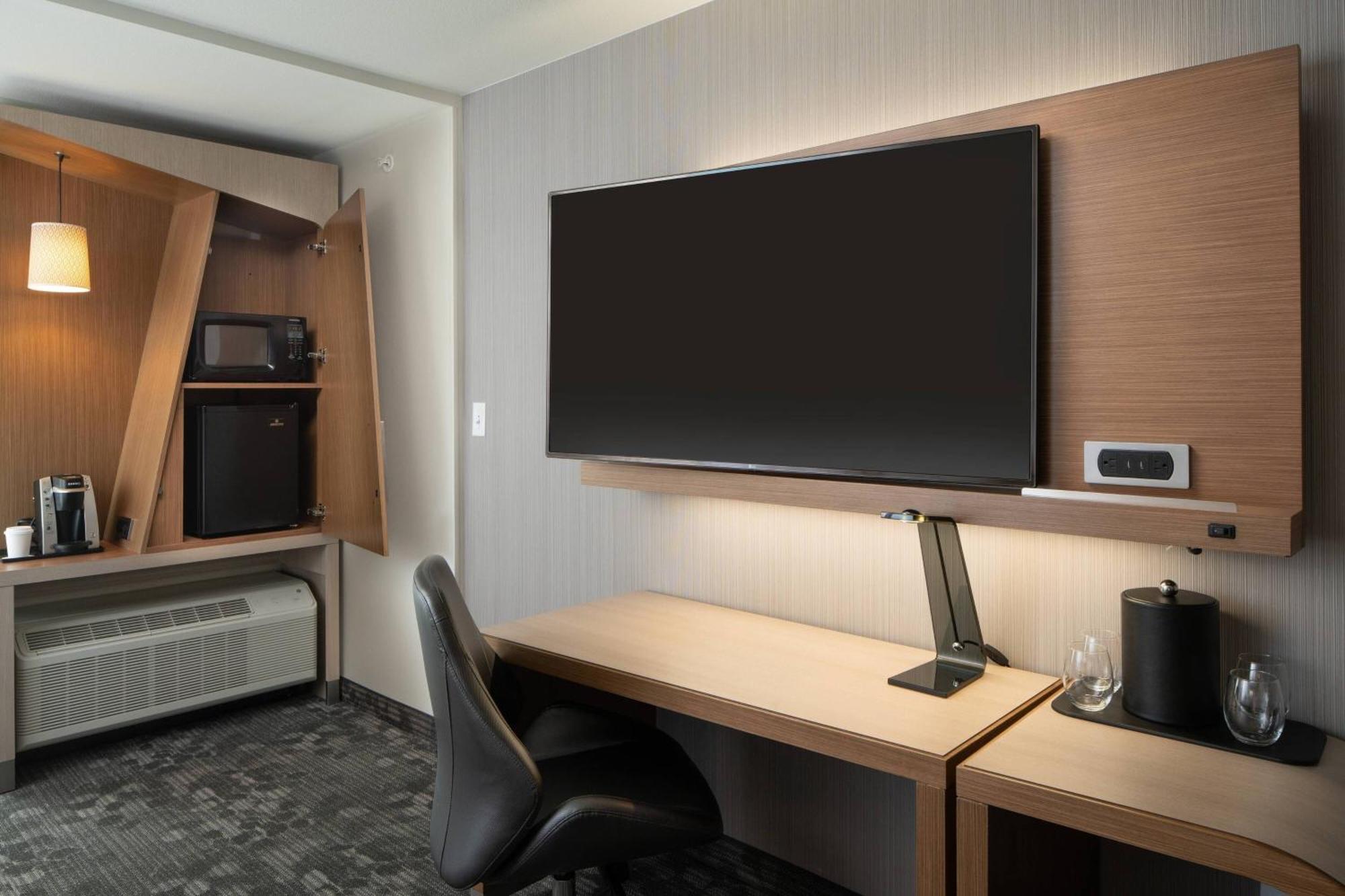 Courtyard By Marriott Lafayette South Hotel Екстериор снимка